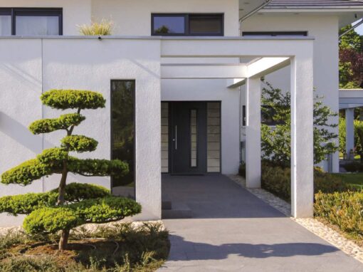 Aluminium ou PVC : quel matériau choisir pour votre porte d’entrée ?